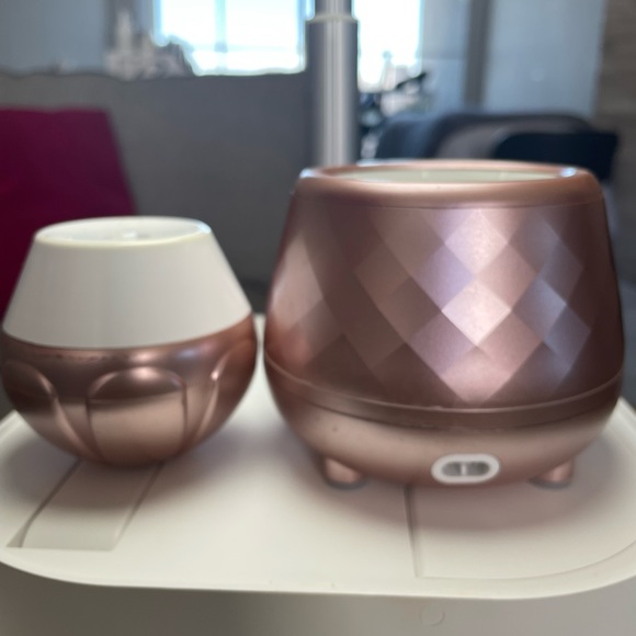 Tao Clean facial brush in Rose Gold with 2 brush attachments never used - Picture 4 of 12